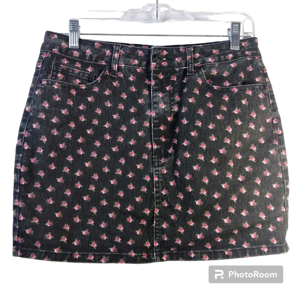 Forever 21 Rose Print Black Denim Mini Skirt Size L